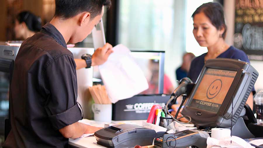 Dari Coffee Shop ke 'Third Office': Tempatnya Profesi Aneh 2025 Seperti AI Trainer & Virtual Landscaper Kerja Bareng