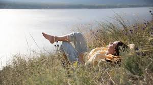 Tren 'Slow Living' Makin Digandrungi April 2026, Anak Muda Pilih Berkebun dan Memasak daripada Nongkrong di Kafe Kekinian