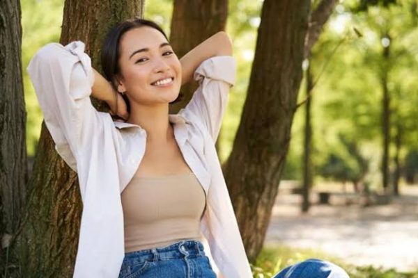 Viral! 'Kinda Chic' Adalah Tren Gaya Hidup Baru yang Mengubah Hal Biasa Jadi Keren